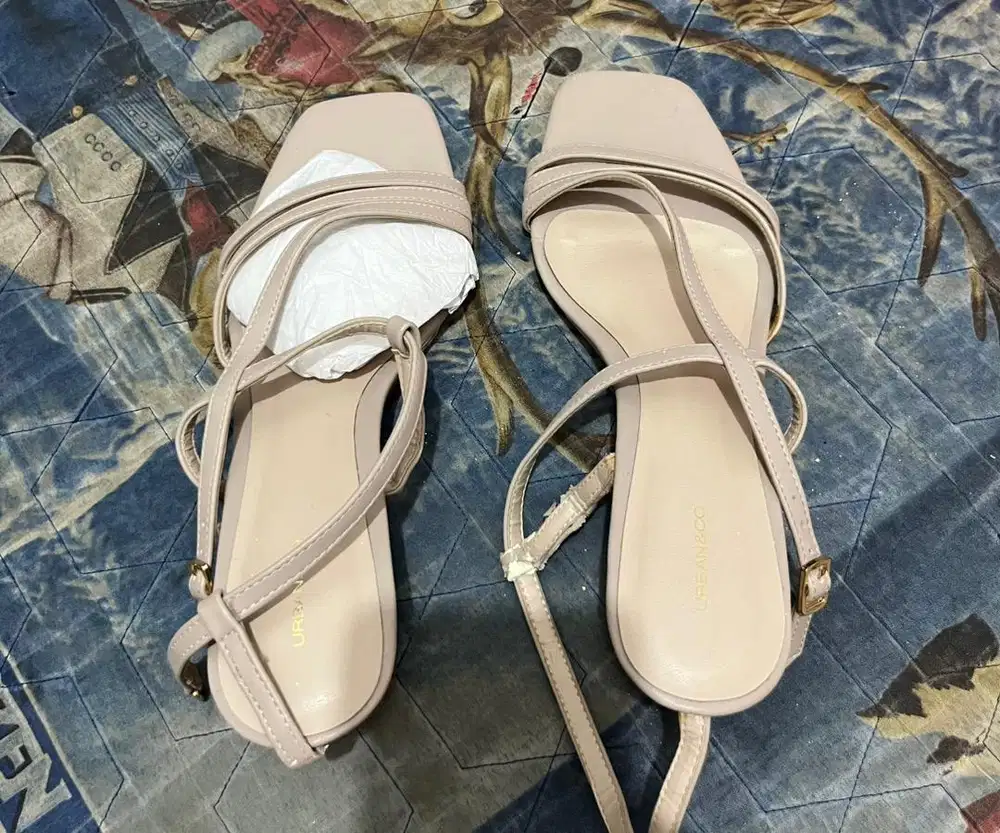 Urban & Co heals Wanita size 38