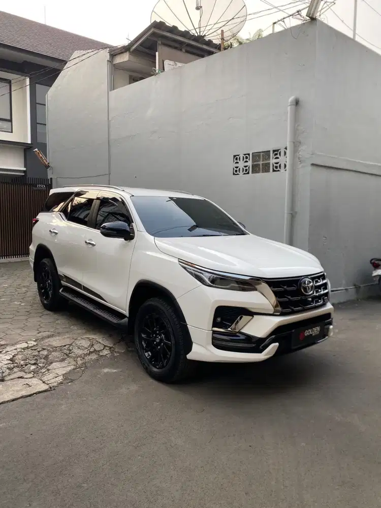 Toyota Fortuner GR 2.8 AT 2024 Istimewa VRZ 2025 Matic 2023