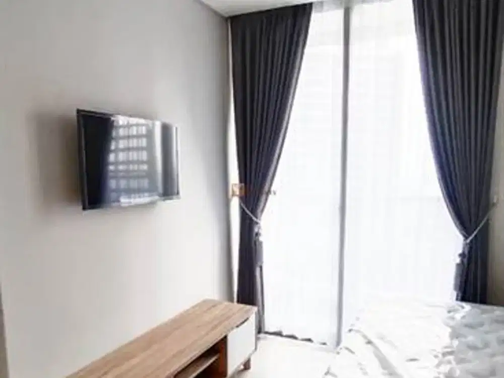 Tinggal bawa koper! fasilitas dengan Club house Disewakan studio Nyaman Apartemen Taman Anggrek Residences akses Strategis