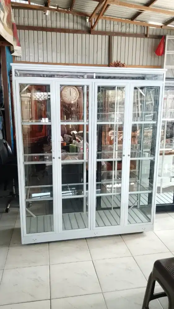 Lemari buffet 4pintu full kaca