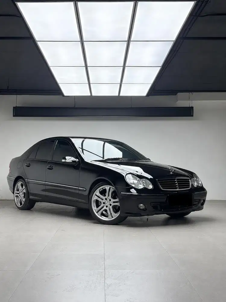 Mercedes-Benz C240 2005 Bensin