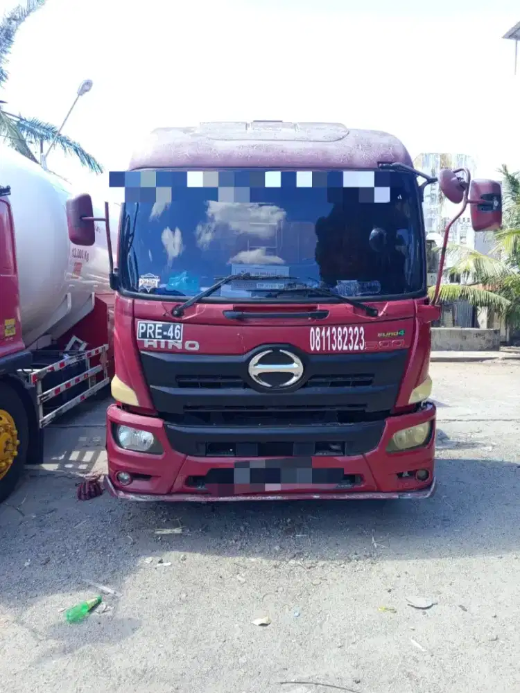 Dijual truk hino quester