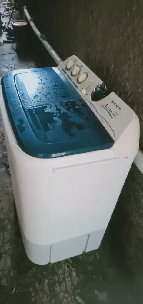 MESIN CUCI SHARP 2 TABUNG MASIH BAGUS  SEMUA.