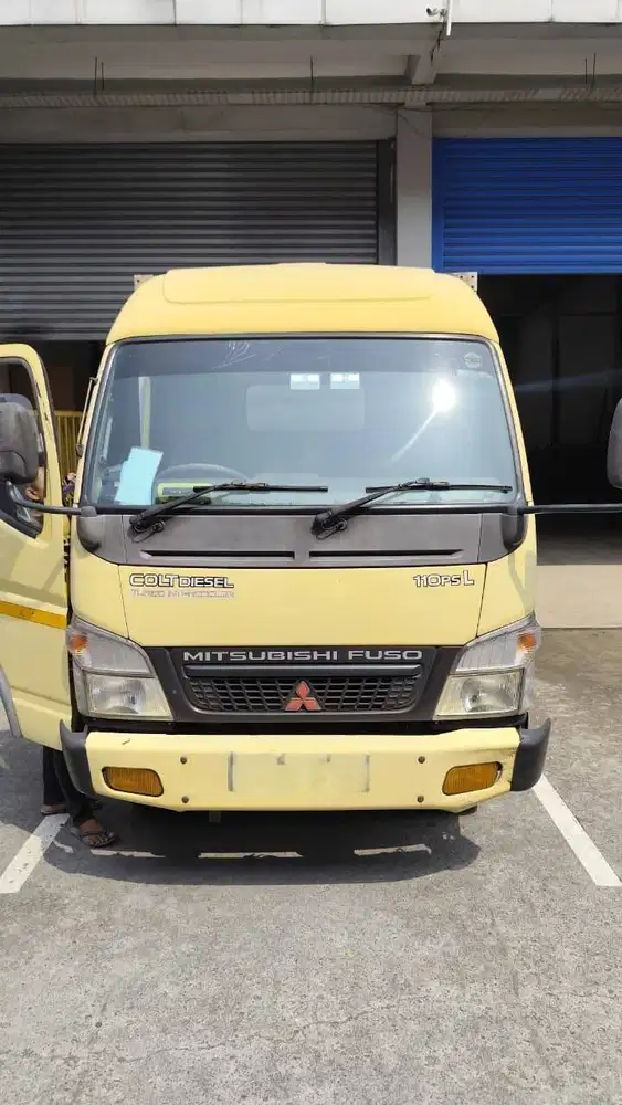 2014 Mitsubishi Colt Diesel FE71L Truck