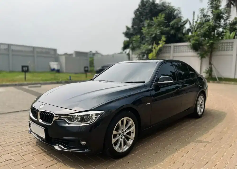 BMW 320i F30 Sport AT 2017 Pajak panjang