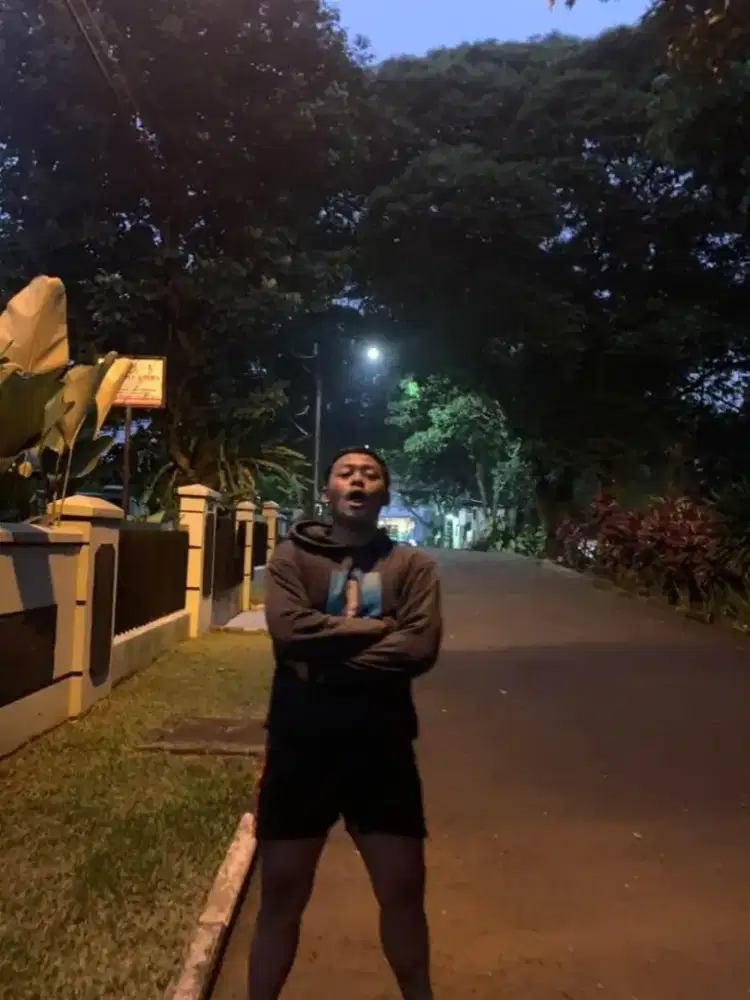 Saya membutuhkan pekerjaan apa saja ,,