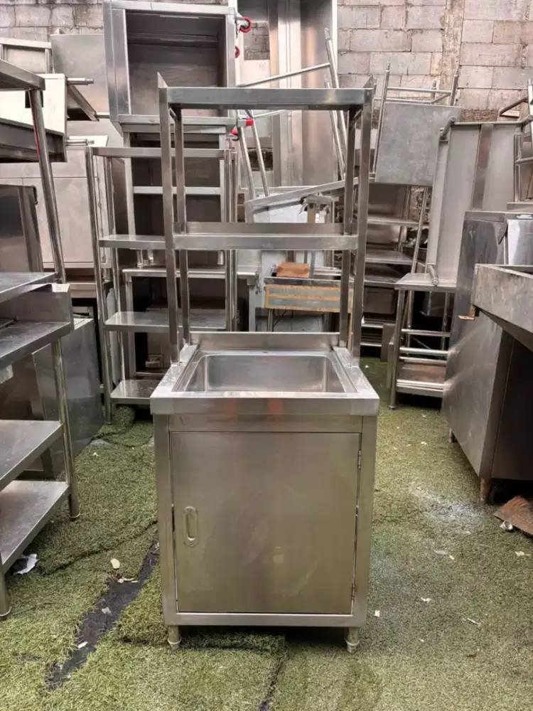SINK KABINET PLUS UPPER 

Ukuran 60x65x85 
Uppernya 60x30x80