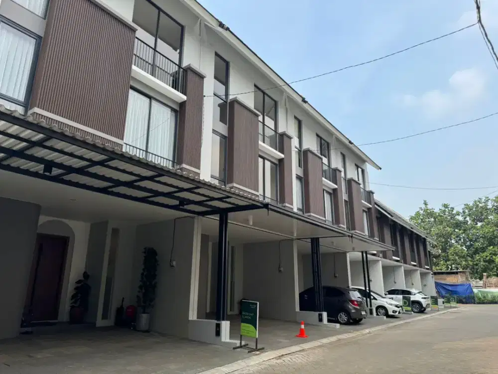 Dijual Rumah Private Townhouse Siap Huni Lebak Bulus Jakarta Selatan