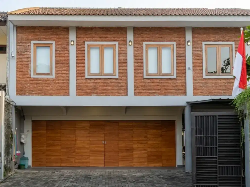 Dijual Rumah Besar Cantik Terawat Fully Furnished 2 Lantai Ada Swimming Pool Lokasi Strategis Dekat Stasiun Jurang Mangu di Ciputat Tangsel Bs-17272
