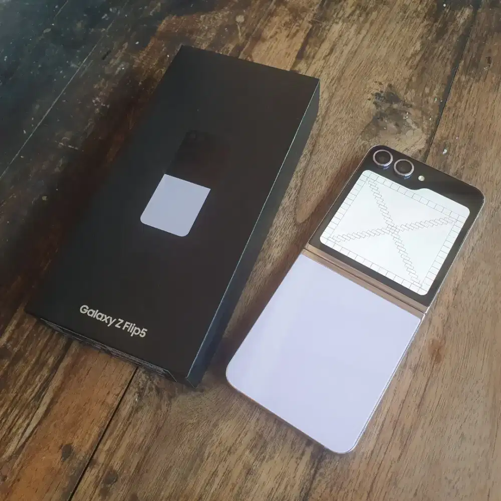 Samsung Z Flip5 5G 512 GB SEIN Like New Galaxy Flip 5 512 Fullset