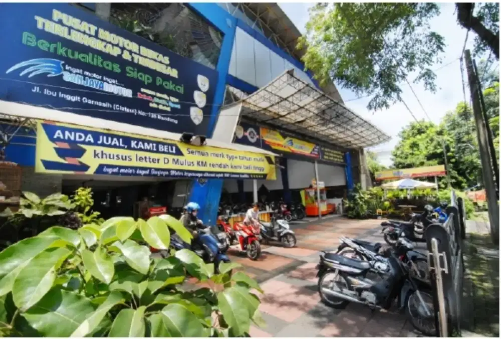Gedung Showroom Megah 3 lantai