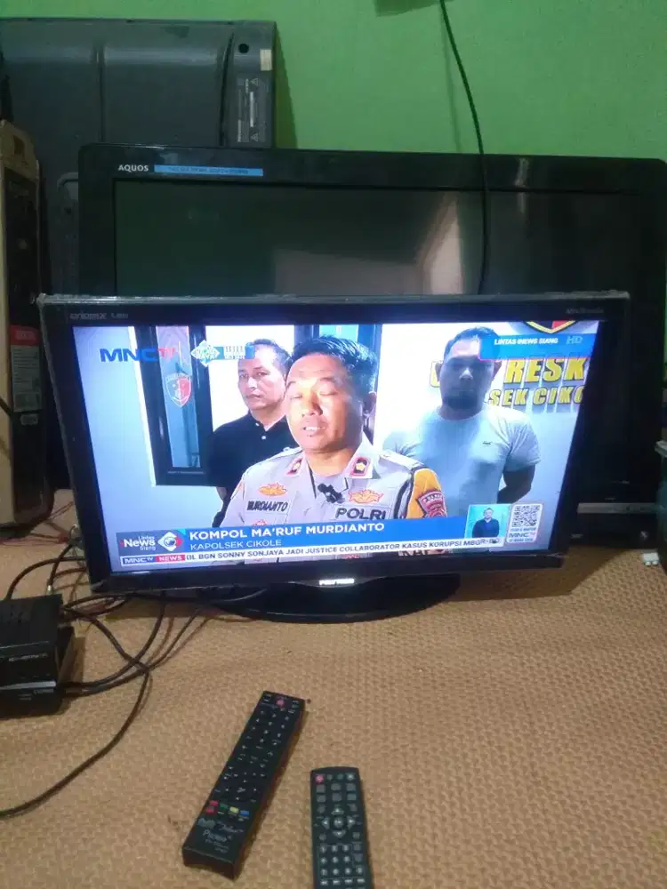 Tv led 24 inch polytron+stb normal siap tonton nego tipis
