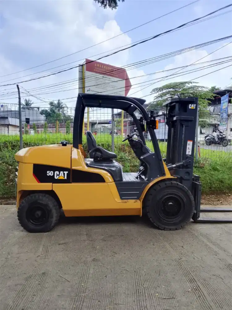 Forklift Caterpillar 5 Ton,Tiang 3 Meter,Matic,S6S,Tahun 2020
