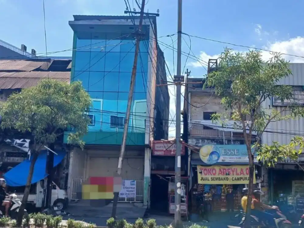 Disewakan Ruko 3 lantai di Jalan Urip Sumoharjo