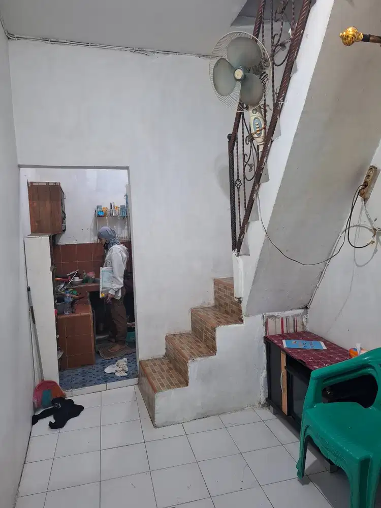 Rumah 3 lantai di jkt pusat.bisa  bulanan