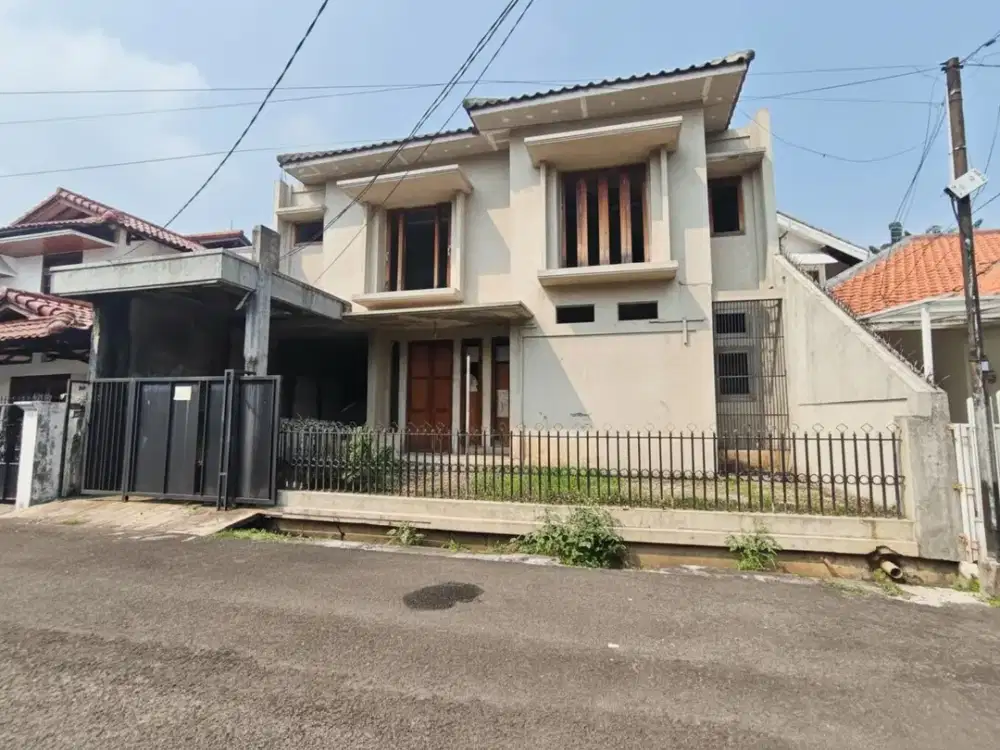 Dijual Rumah Kondisi Baru 1/2 Renovasi di Jl. Gudang Peluru Tebe jakarta selatan