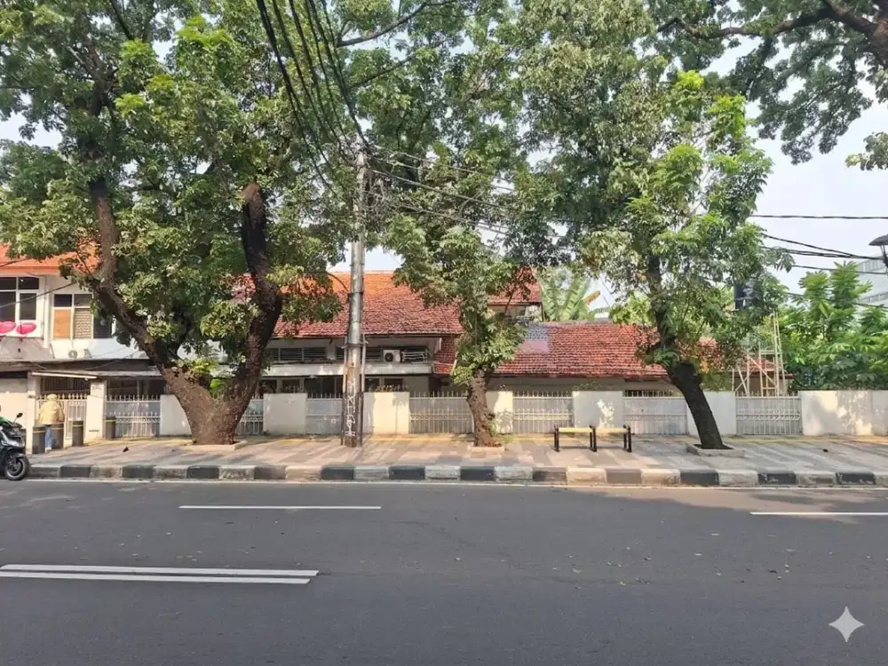 DIJUAL RUMAH DI WIJAYA 1 kEBAYORAN BARU - STRATEGIS & COCOK UNTUK USAHA