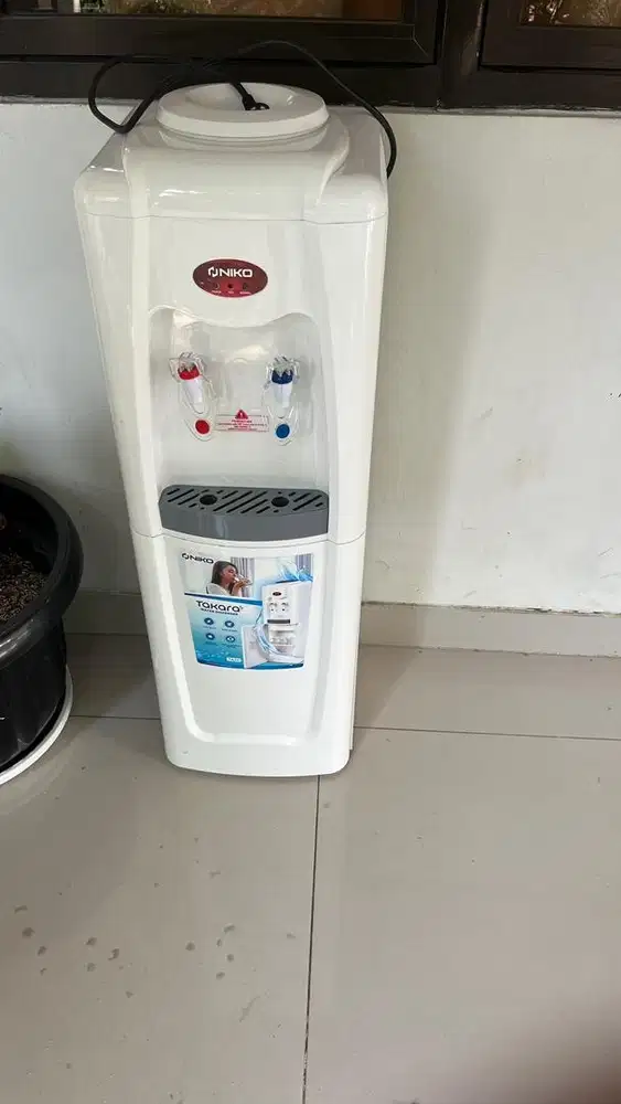 dispenser untuk minum