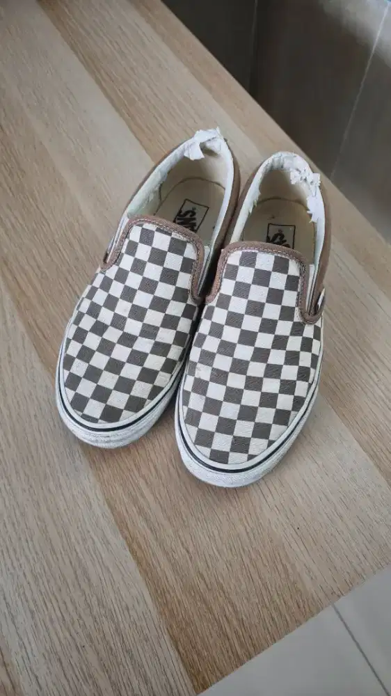 Sepatu Slip On Vans Checker Board Cowok Suko Coklat Putih Size 42 26cm