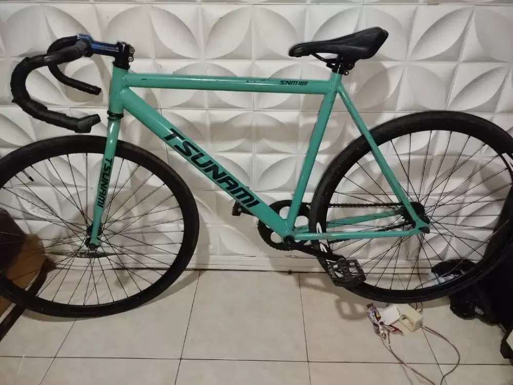 Sepeda fixie tsunami