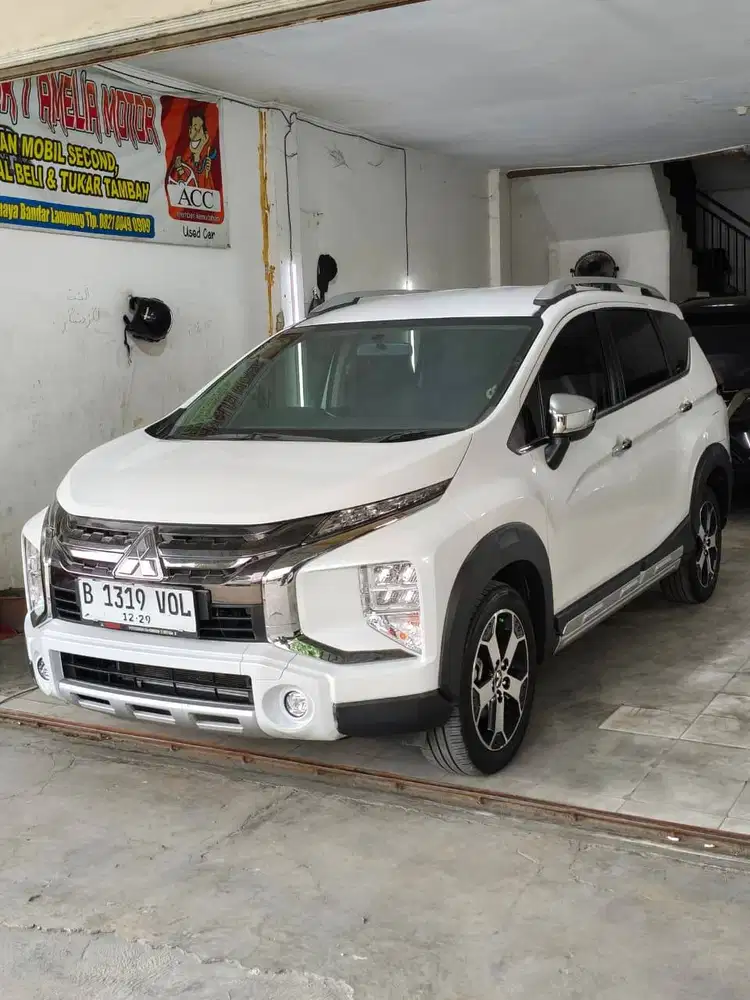 FOR SALE XPANDER CROSS AT WARNA PUTIH TAHUN 2019