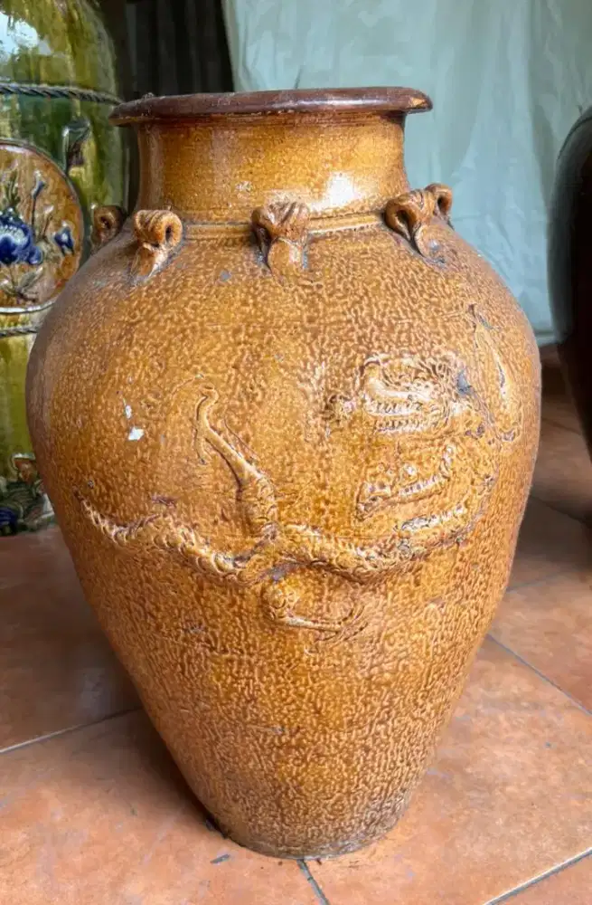 GUCI ANTIK TUTUL NAGA