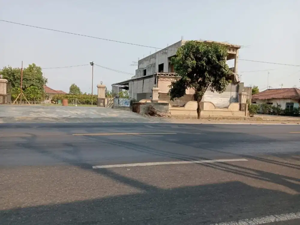 d jual tanah + rumah  sudah pagar keliling bagus untuk klinik ,showroom ,gudang 0 jalan raya propinsi
