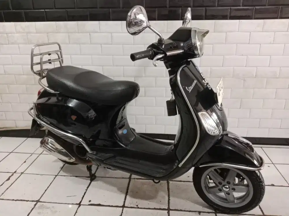 Piaggio Vespa lx 150 tahun 2011 orisinil