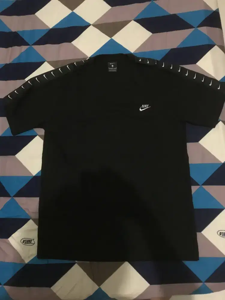 Kaos Nike UK M.