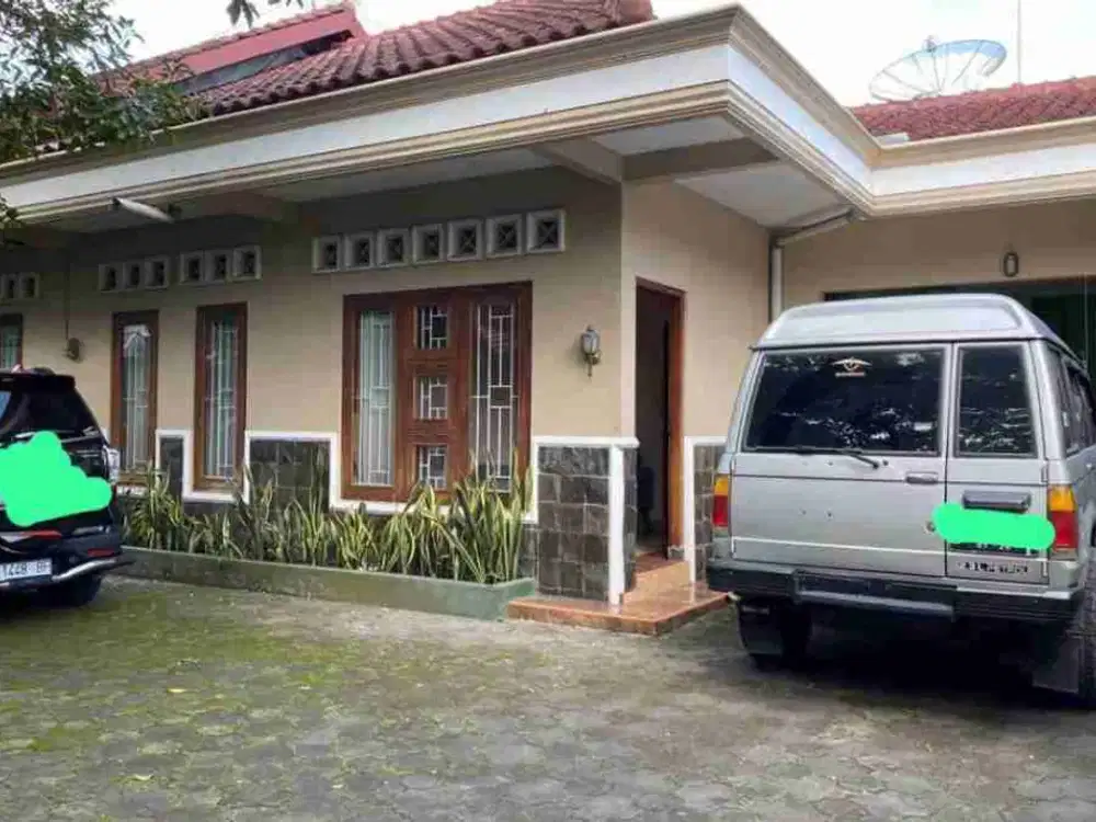 RUMAH  MLATI JLN MAGELANG KM 7 SLEMAN YOGYAKARTA