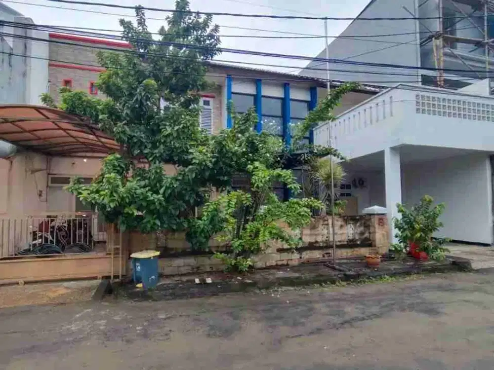 Disewakan Cepat Rumah Luas Strategis Cluster di Harapan Indah Regency Harapan Indah, Bekasi