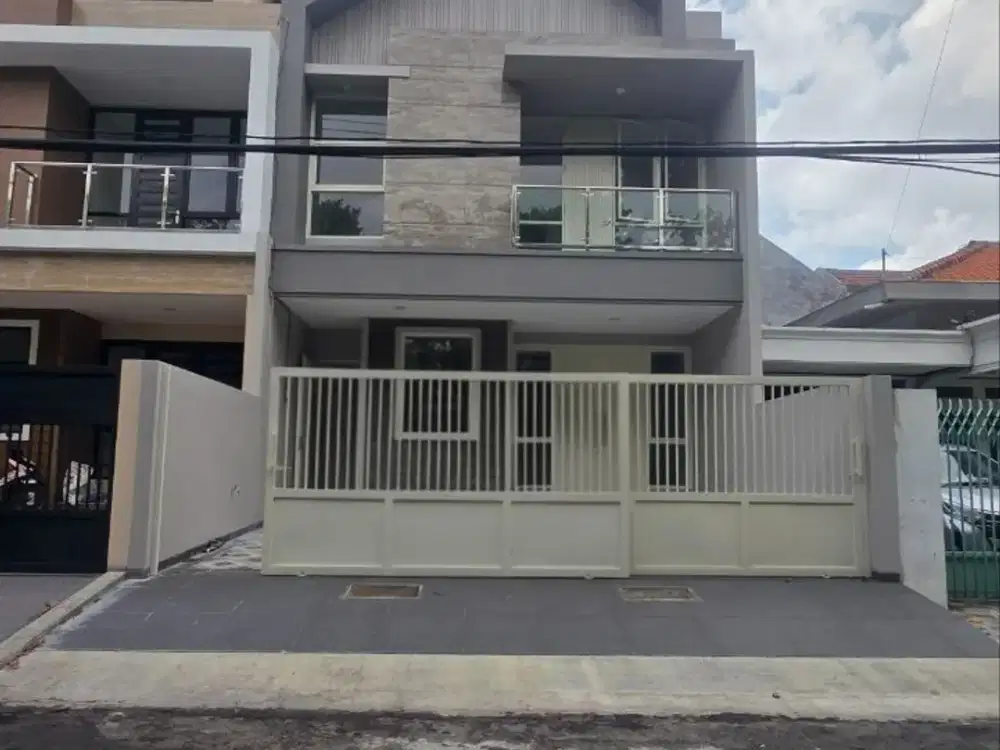 Rumah Manyar Tirtoyoso  NEW GRESS MINIMALIS  STRATEGIS FAVORITE
