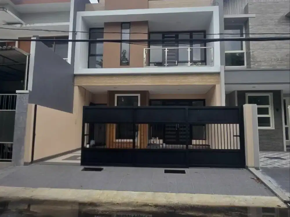 Rumah Manyar Tirtoyoso  NEW GRESS MINIMALIS  STRATEGIS FAVORITE