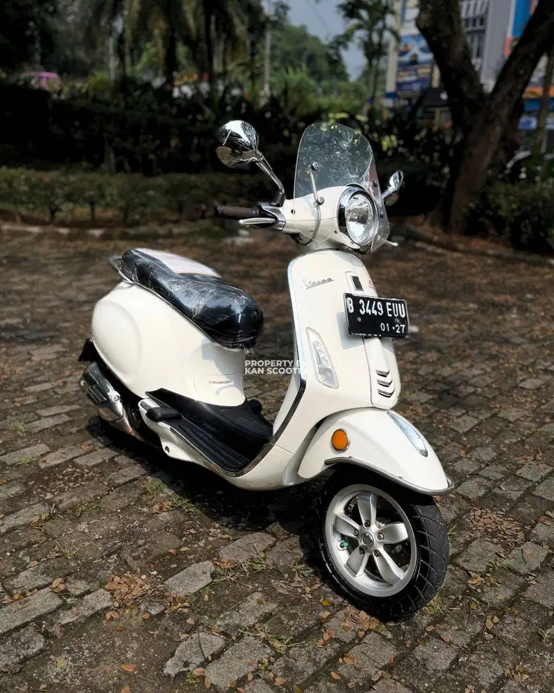 JUAL MURAH VESPA PRIMAVERA 150 3V 2014 MULUS