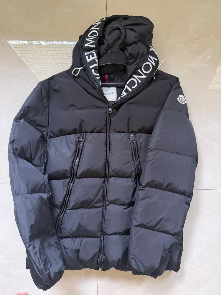 Jaket Bulu angsa Moncler