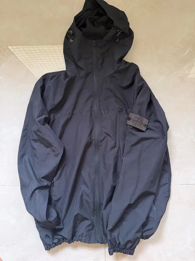 Jaket Gorpcore Stone Island
