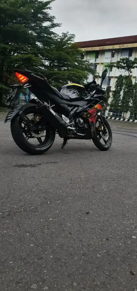 Yamaha R15 2016 Speed Grey, Terawat, Oli Baru, Siap Jalan