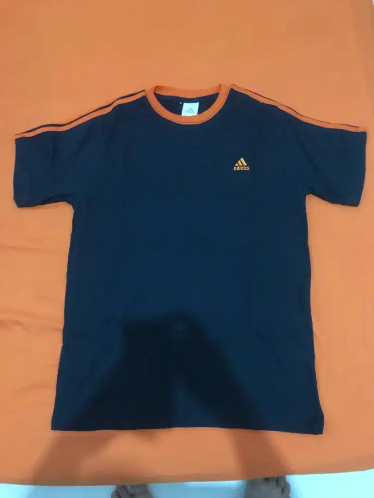 Kaos Adidas UK m