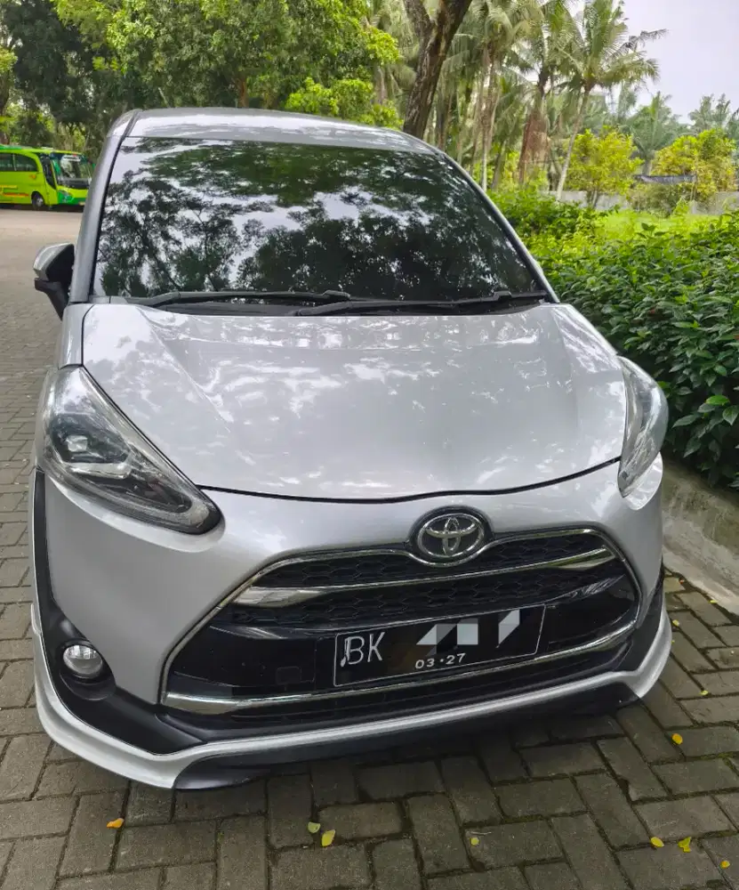 Toyota Sienta 1.5 Q CVT