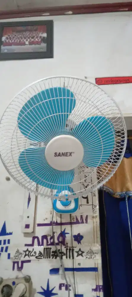 Kipas angin dinding SANEX 12inc