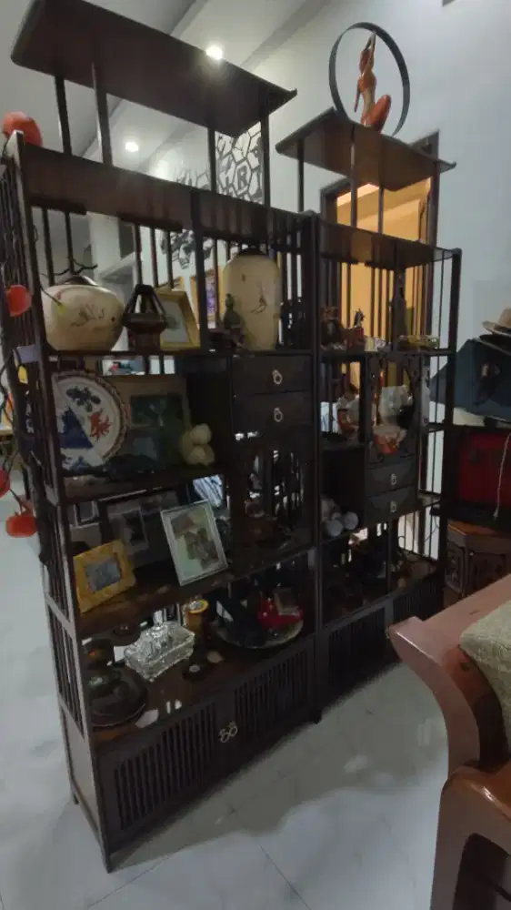 Almari souvenir dan hiasan dr China