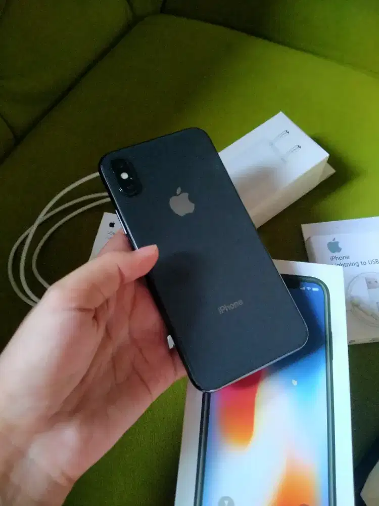 IPHONE X 64GB warna Hitam