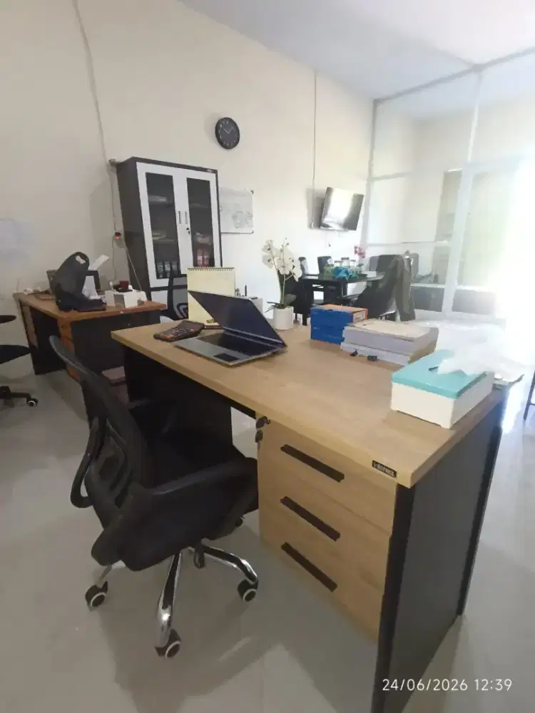 MEJA KANTOR + 3 KURSI