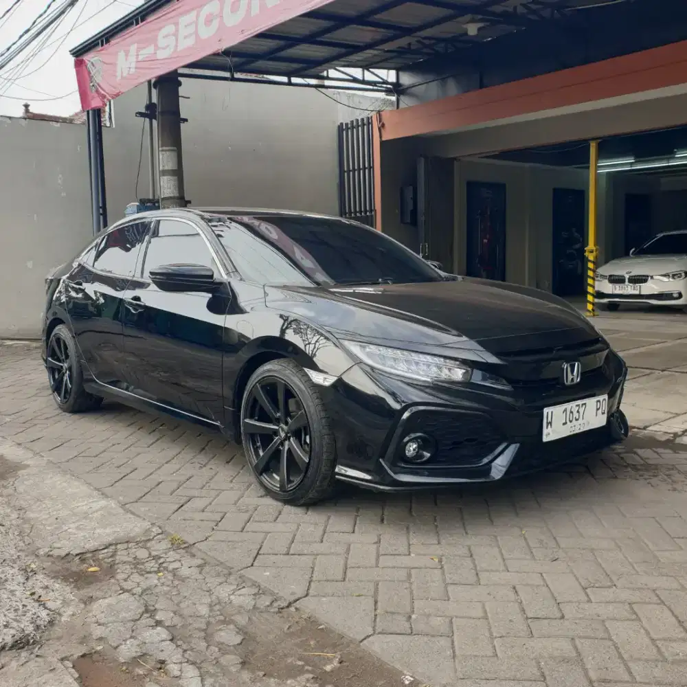Harga Diskon 315juta Honda Civic Hatchback Turbo E 1.5 CVT 2018 Black