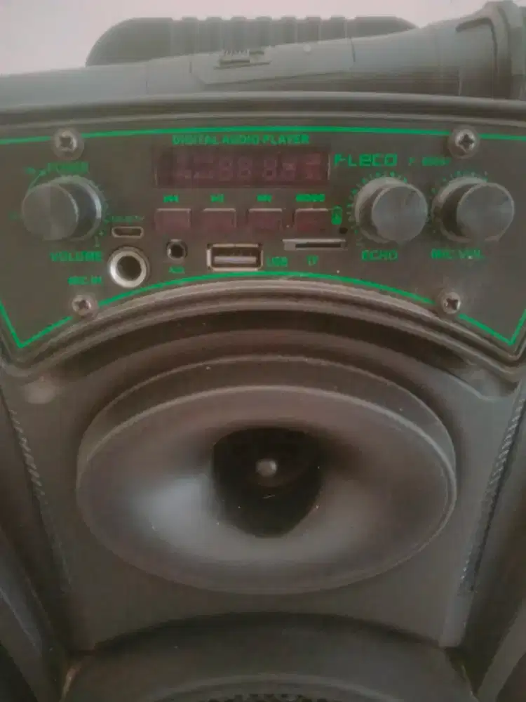 Speaker aktif wireless mic