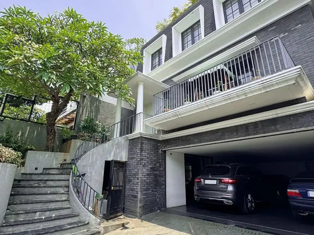 RUMAH DI SENOPATI KEBAYORAN BARU JAKARTA SELATAN DIJUAL MODERN LUXURY