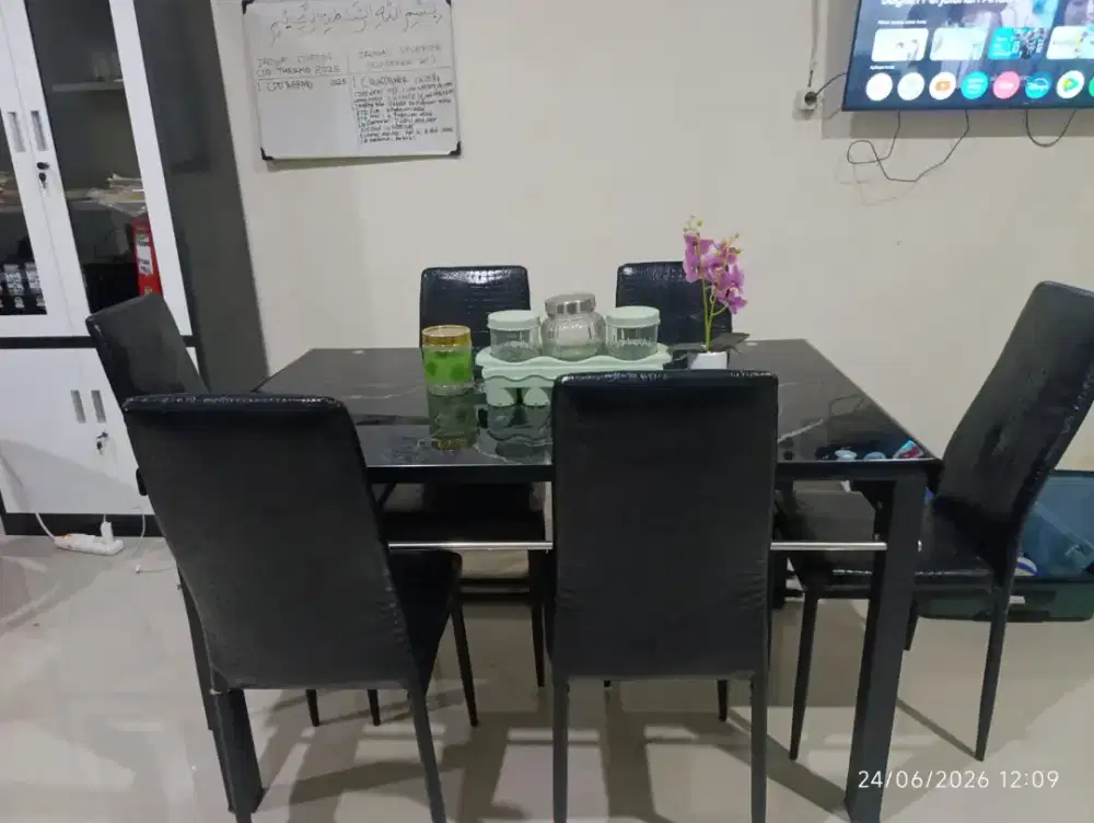 MEJA MAKAN + 6 KURSI