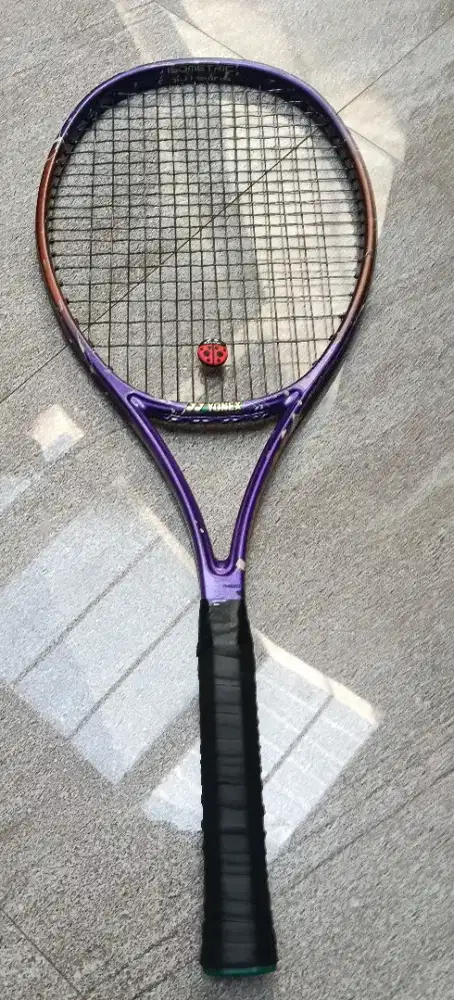 Raket tenis tennis yonex isometric bekas
