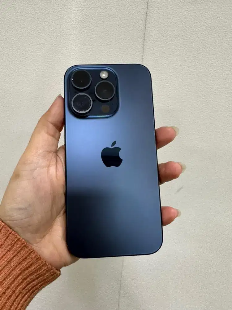 IPhone 15Pro 128GB Ex Garansi Resmi Unit + Kabel