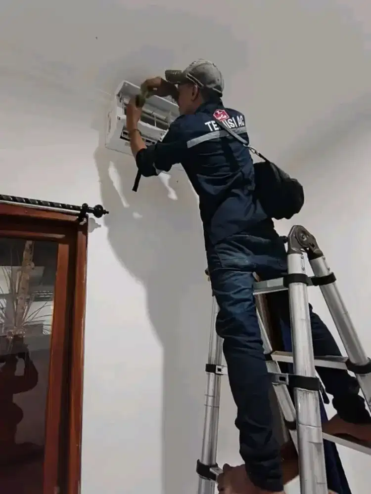 Service AC bongkar pasang AC